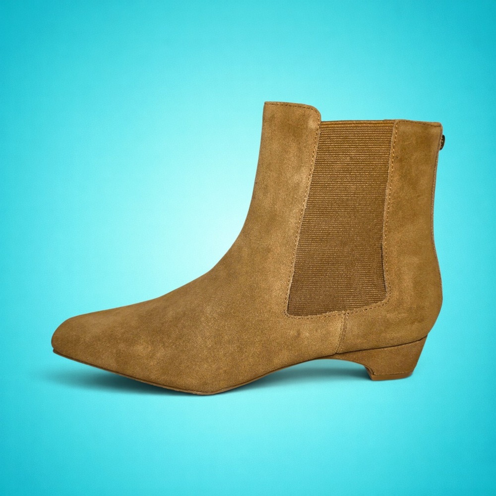 New Women's Donald Pliner Oleana Chelsea soft tan leather ankle boots, size 8 M.